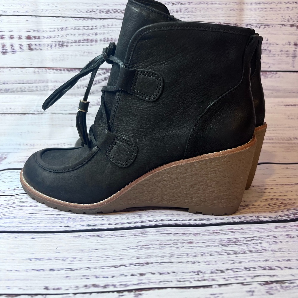 G.H. Bass & Co Theresa Leather Wedge Bootie 7.5